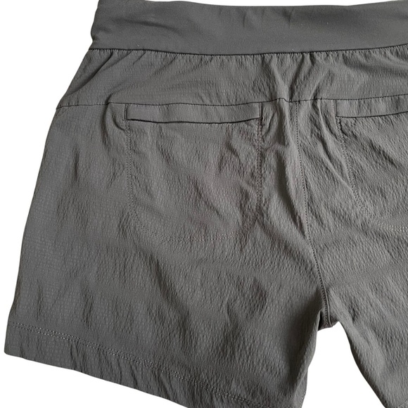 Athleta Trekkie North Shorts Women’s Size 4  Gray Zip Pockets Quick Drying - Picture 5 of 8